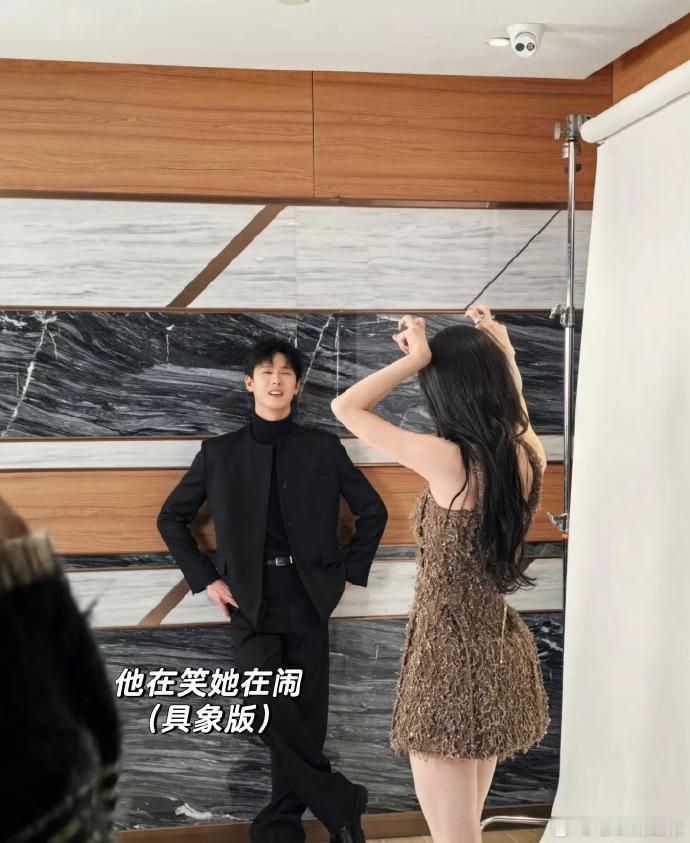 孟子义李昀锐新合照孟子义李昀锐未公开新图新合照太养眼！两人同框适配度超高，状态舒