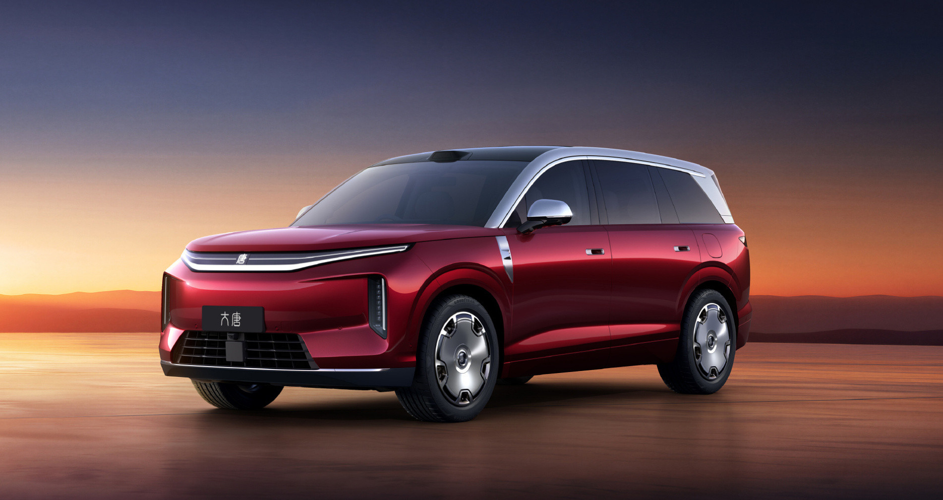 车若初见比亚迪大唐内饰发布了，第一眼看上去很简约，挺贴各年龄段用户审美，副驾屏