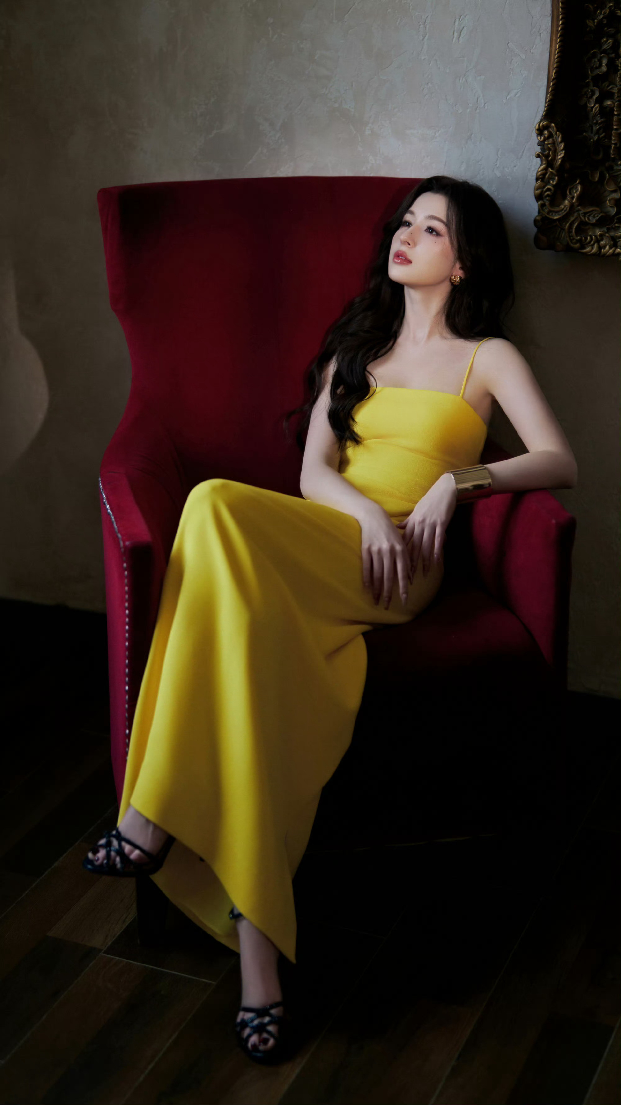 哈妮克孜大小姐驾到哈妮克孜这气场真的nextlevel！自带矜贵滤镜，每一步