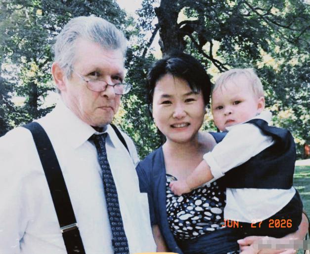 2010年，湖北单亲母亲远嫁65岁美国老人，带着孩子移居美国，结婚14年后，丈夫