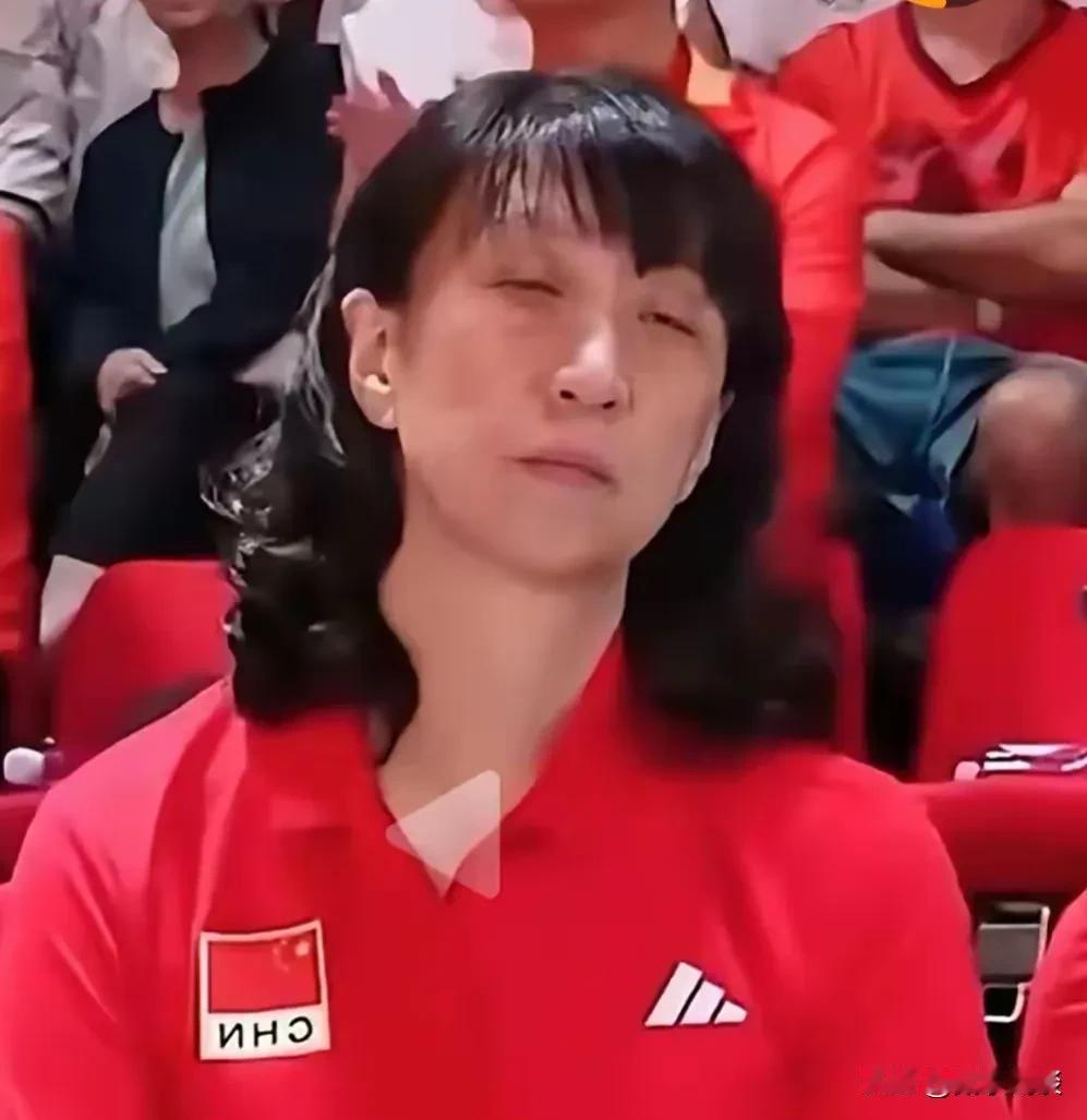 女排兵败世锦赛后，我发现了这四个问题：1.主教练赵勇感觉比前任还要不适合球队