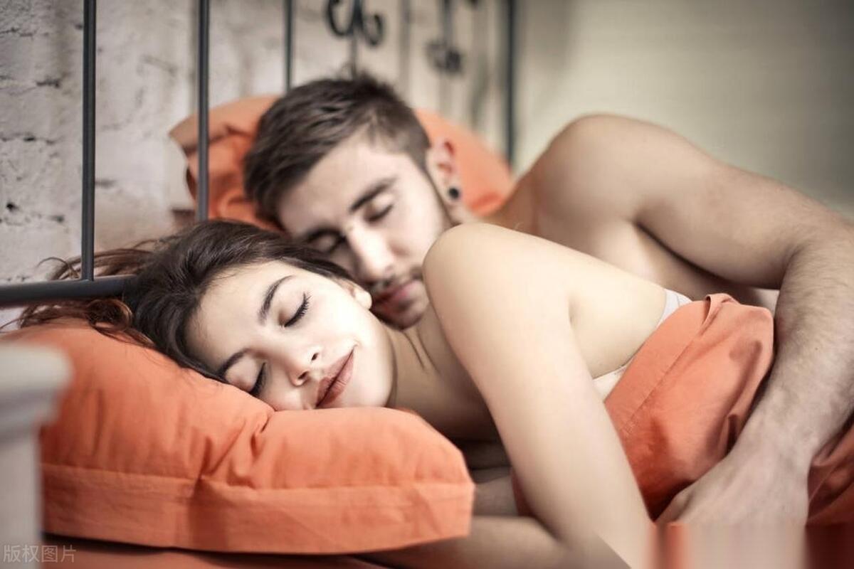 男性的精液质量和性功能，流传着两种截然相反的观点，一种说要节欲、越少越好，另一种