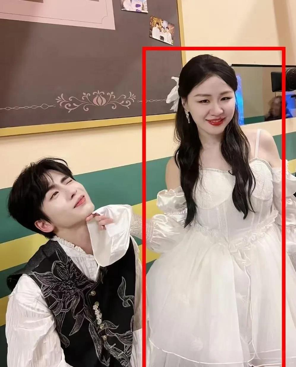 其实对于金靖大家都忽略了一件事金靖在娱乐圈算不上大美女，而且在以瘦为美的标准里