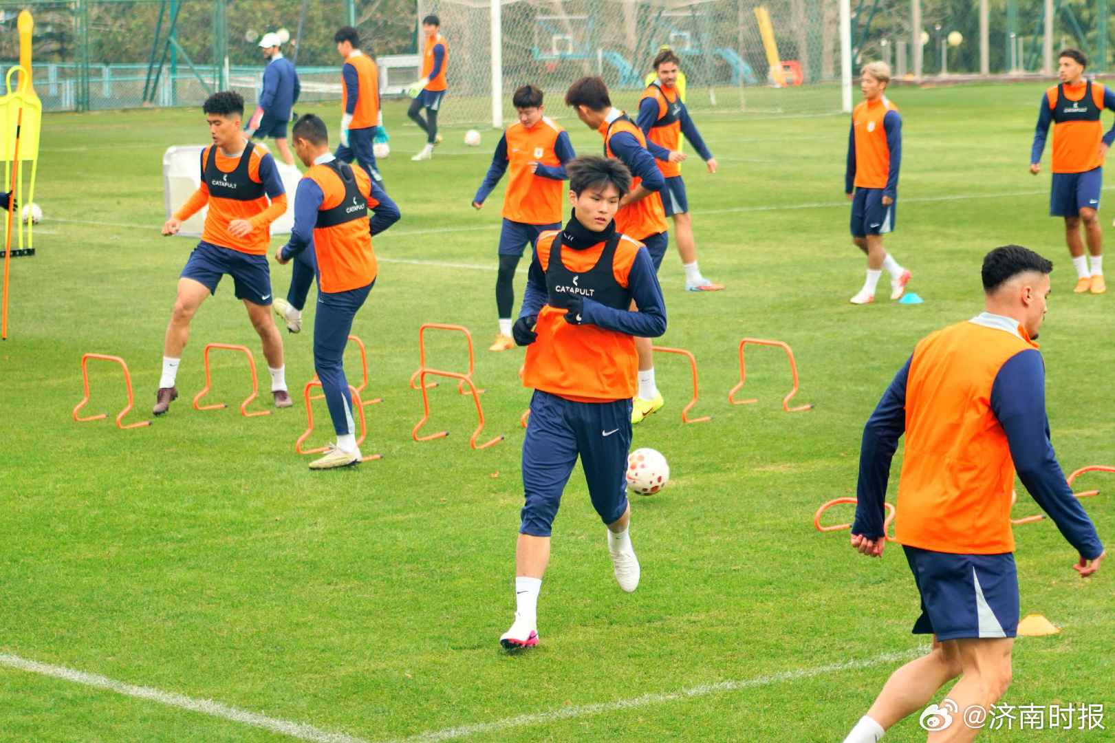 【#瓦科点赞泰山队年轻人#】#泰山青训新星中甲相遇#“他们都是非常不错的球员