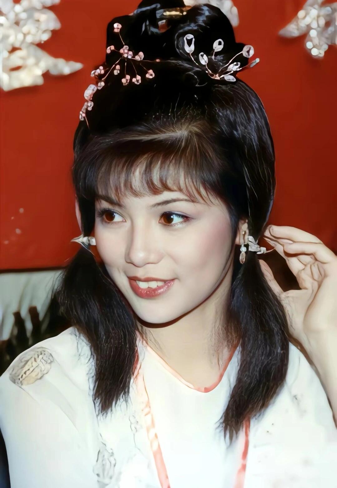 <em>翁美玲</em>离世之谜