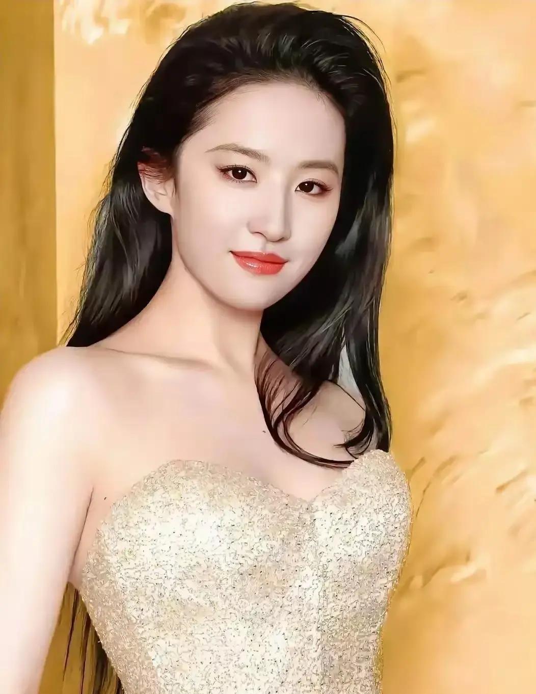 刘亦菲在访谈里被问到旧恋情，她没躲，说每段经历都是成长，感谢所有出现的人。我刷