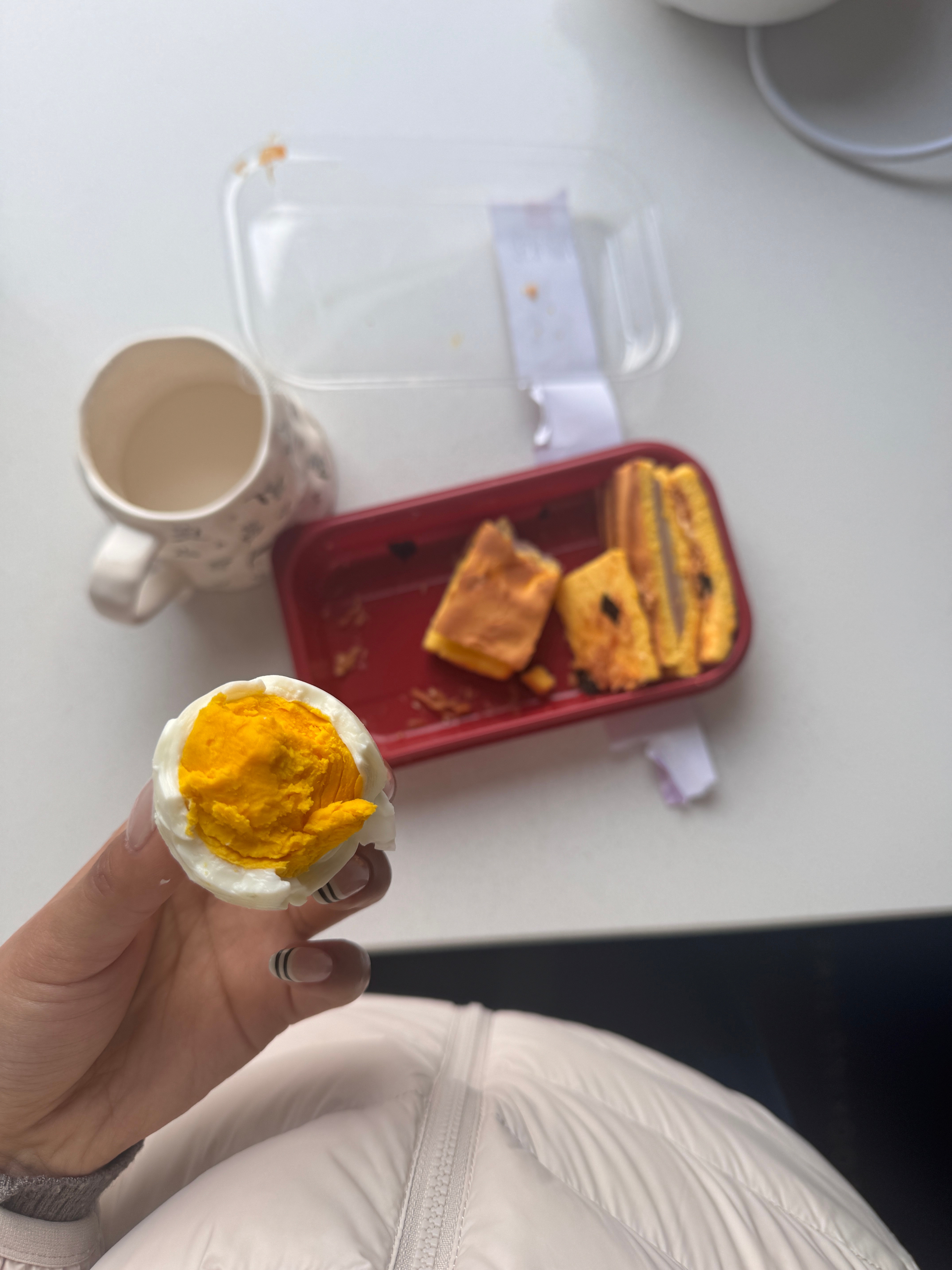 一睁眼开始吃甜品🍧