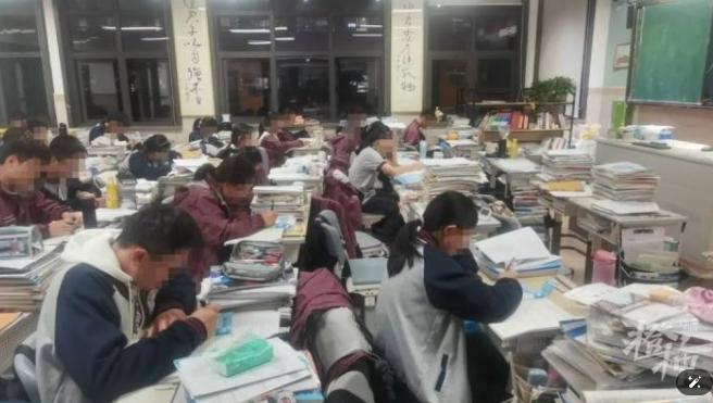 悲剧！湖南衡阳衡南二中一名高二男生，5月10号晚上10点刚下晚自习，自己去操场跑