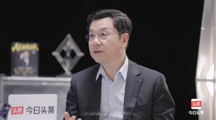 清华顶尖天才去咸鸭蛋公司上班，竟啥忙都帮不上？ 这是李开复做客《杨澜对话・探