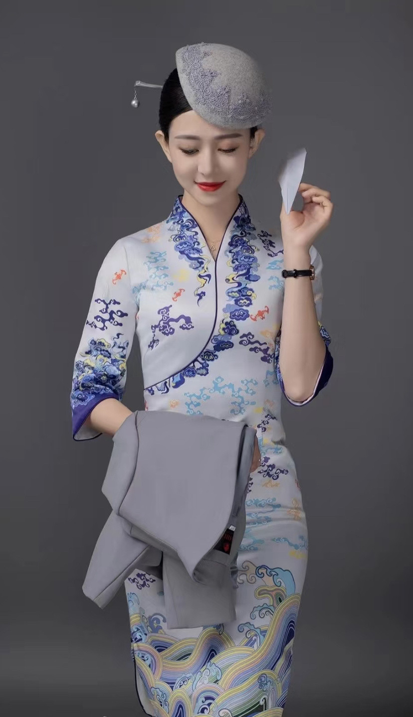 海航空姐的制服照，好美呀。​​​
