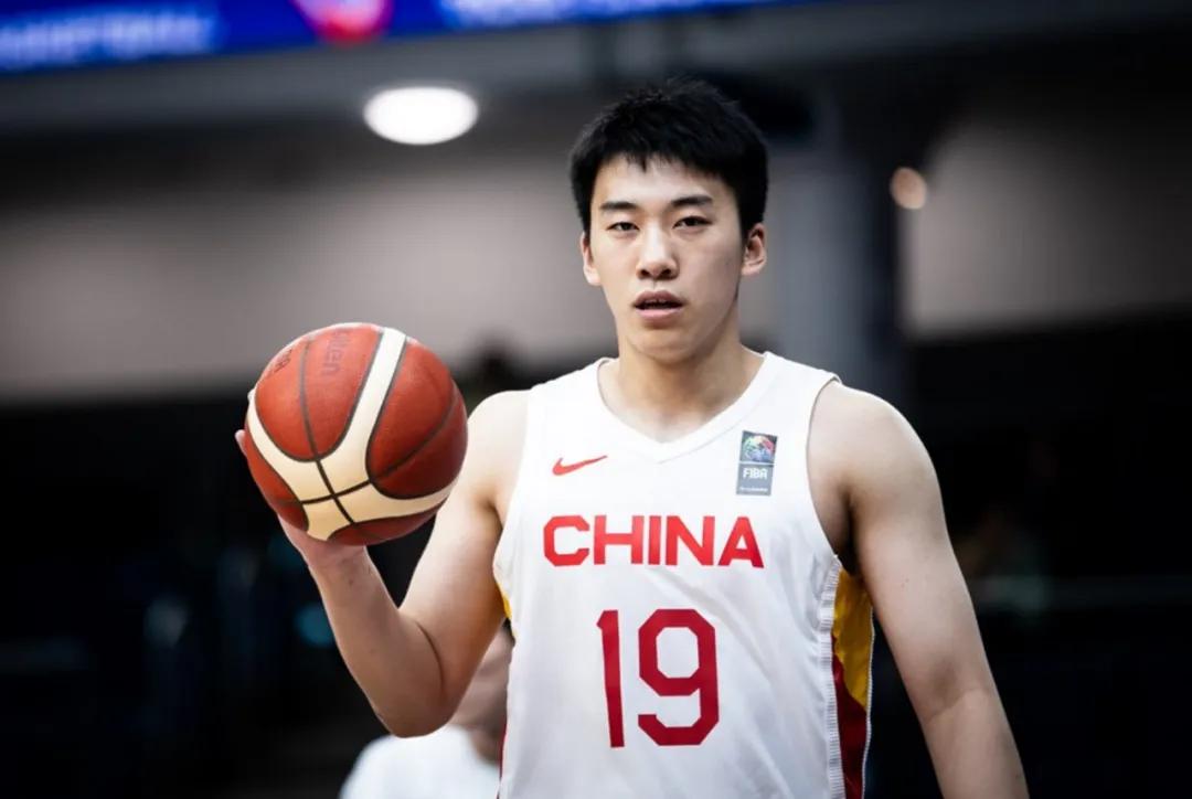 20岁小将热身赛砍全队最高分，中国男篮四号位后继有人了在和委内瑞拉的第二场热