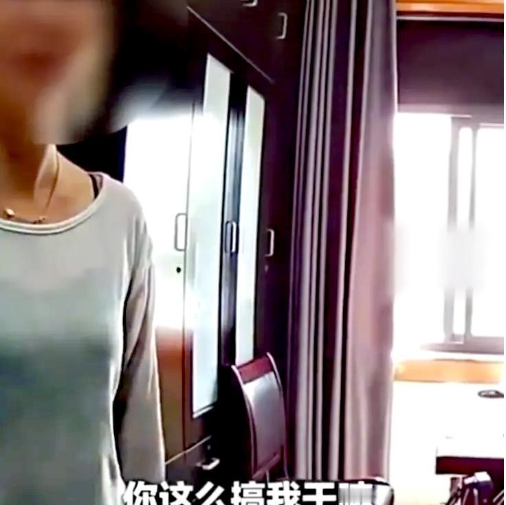 “自作自受！”9月14日报道，安徽宣城，一女子开车时，连闯两个红灯还逆行，交警拦