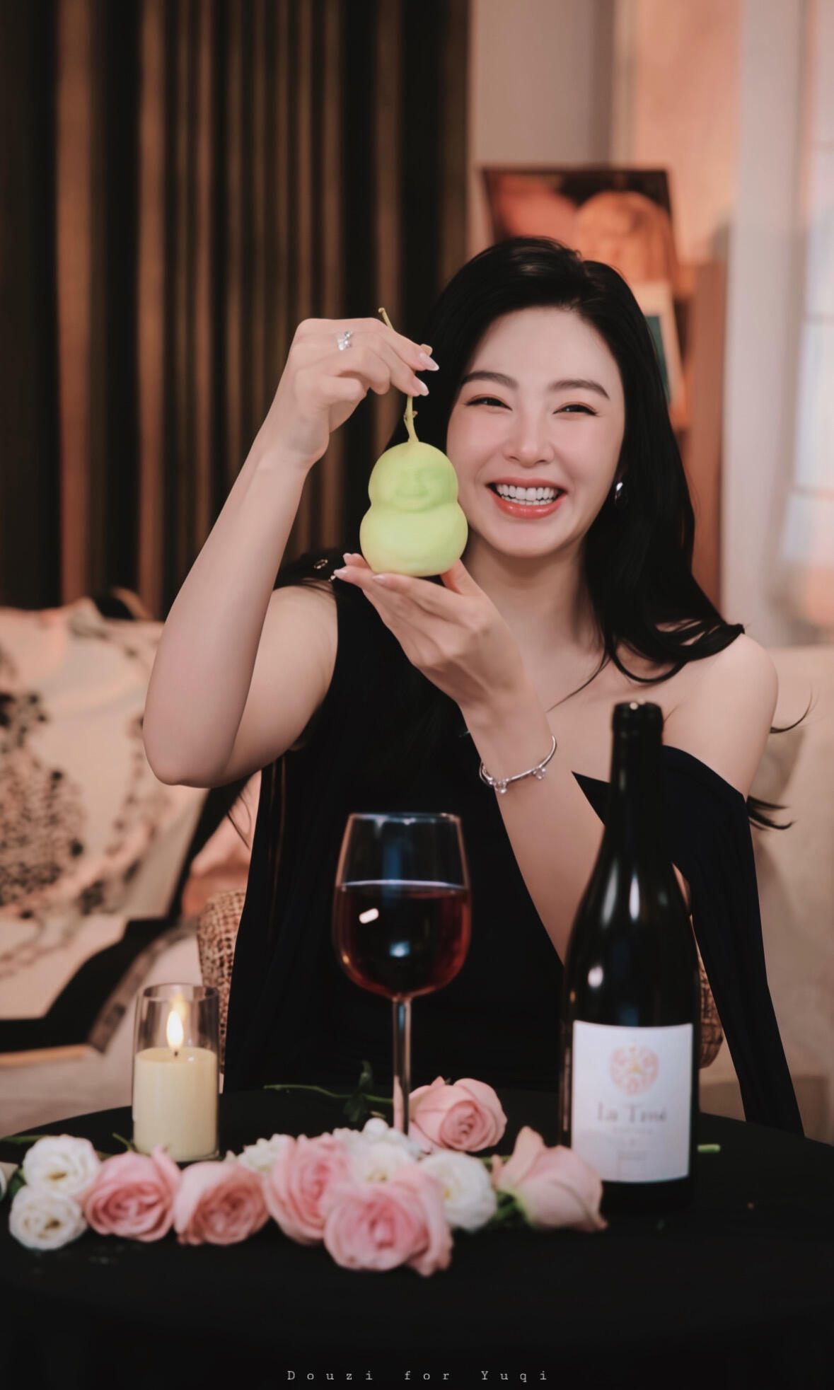 张雨绮卖的是香水还是酒啊