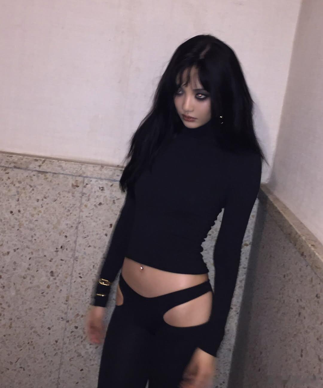 宁艺卓暗黑烟熏妆宁艺卓这眼神真的绝了，暗黑烟熏妆配上这种生人勿近的厌世感，谁懂这