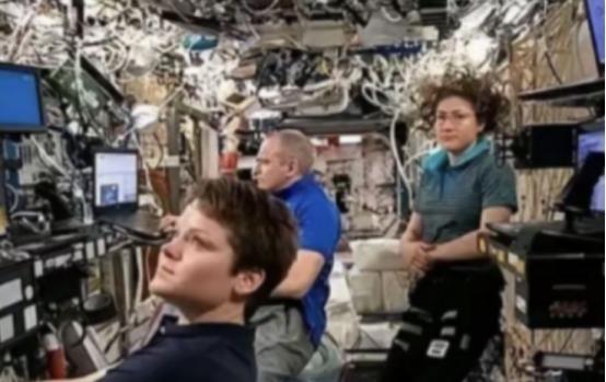 为什么大家都不提中国空间站了？因为没脸提，跟国际空间站差距太大！中国空间站可不是