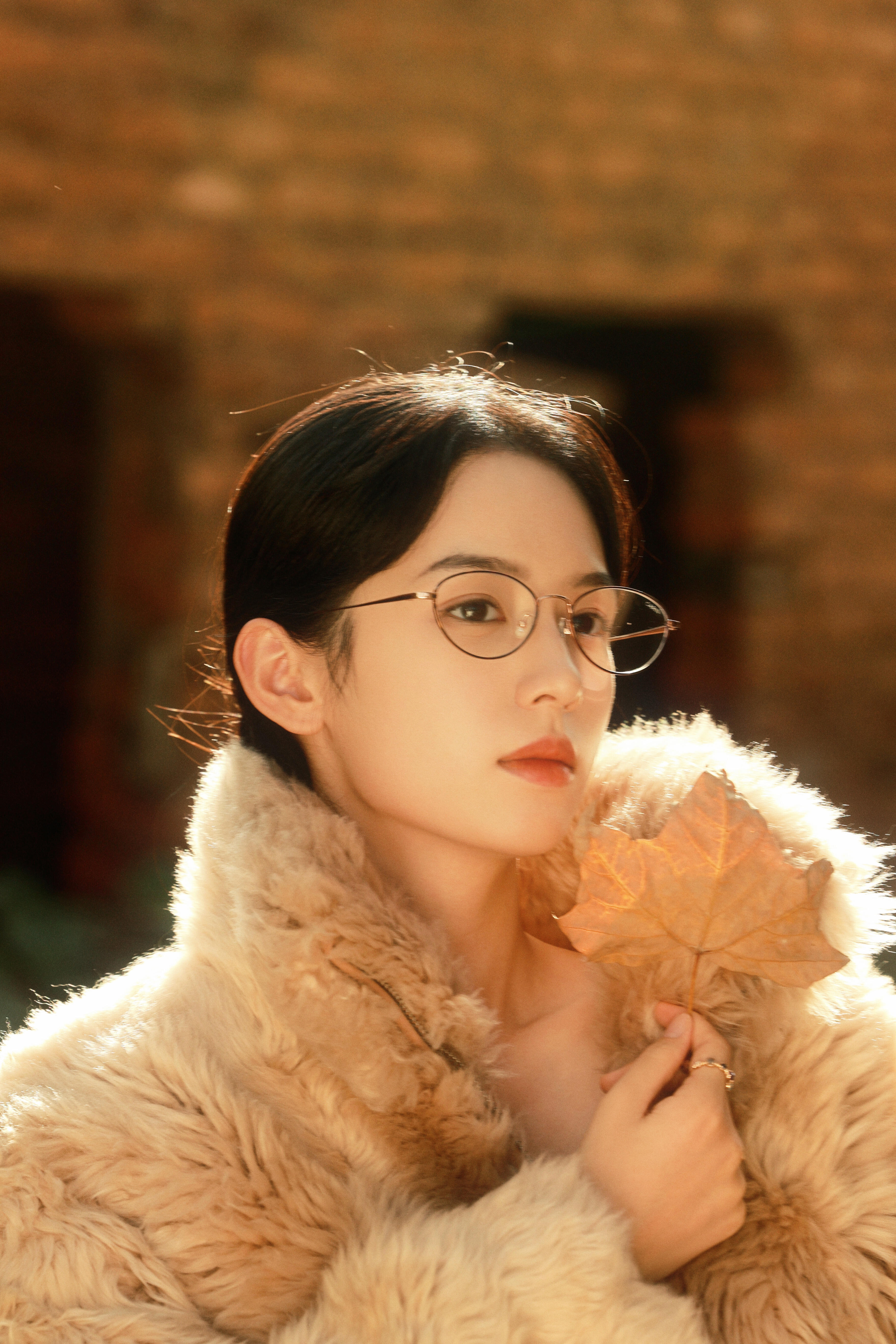 我不允许任何人错过周也今天的这组图特别是第一张