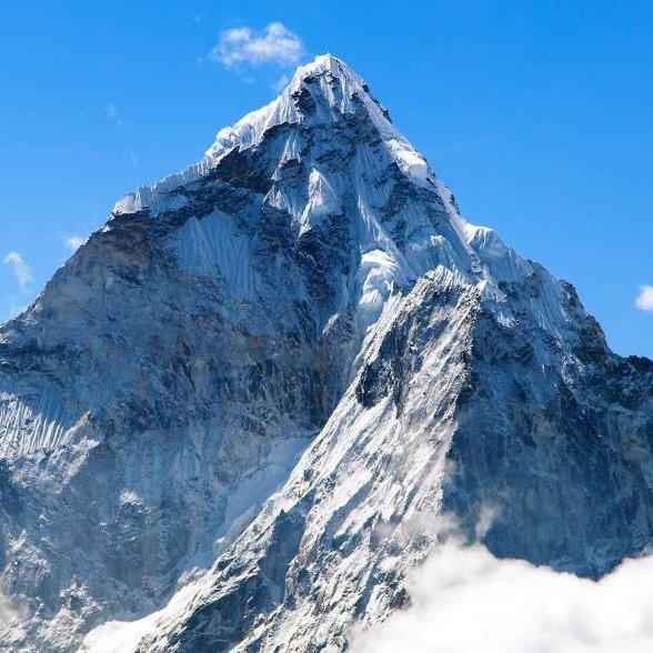 地球的最高峰曾经位于海底，珠穆朗玛峰曾经是古特提斯洋的一部分，在5000万年前由