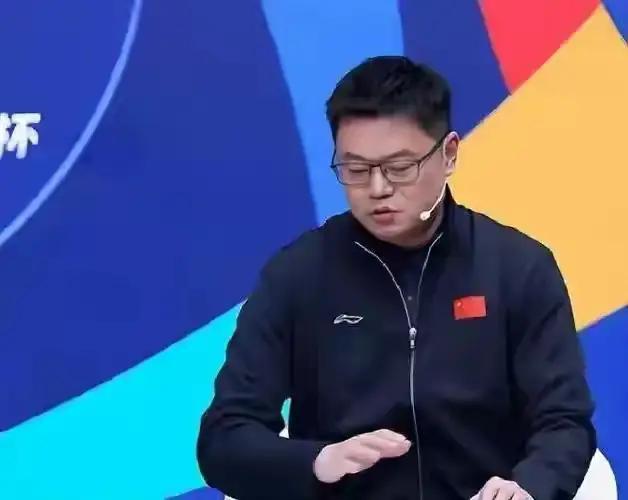 侯英超太敢说了，直言：这辈子就求过两个人，一个是温瑞博，另外一个就是向鹏了，