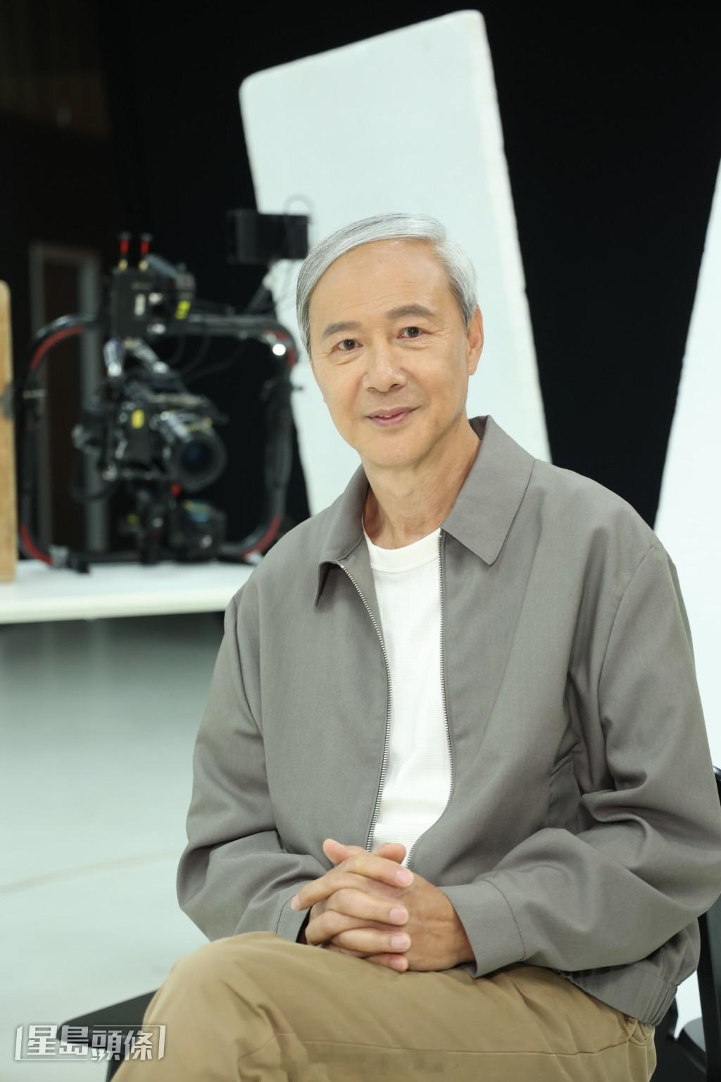 陈荣峻化身廿四孝老公为陪病妻减工作量：定时陪太太覆诊丨独家|星岛头条现年6