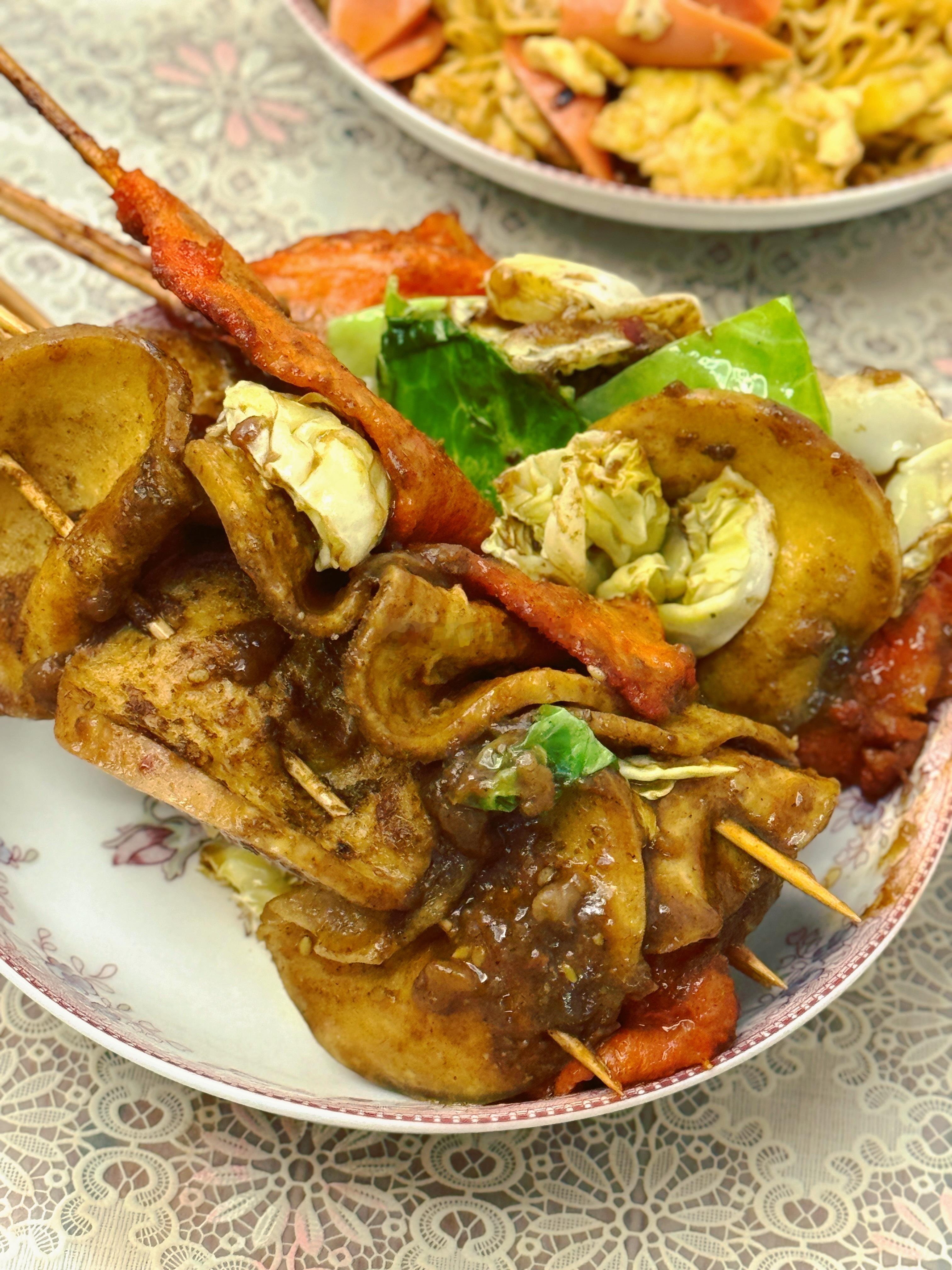 简简单单一顿晚餐的快乐，炒方便面，小油炸，牛肉包子，不仅仅是味蕾的享受，更是心灵的慰藉！