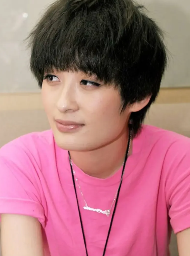 曾轶可估计尴尬了！她千不该万不该，不该对前员工多次情绪失控言语羞辱，万万没想到会