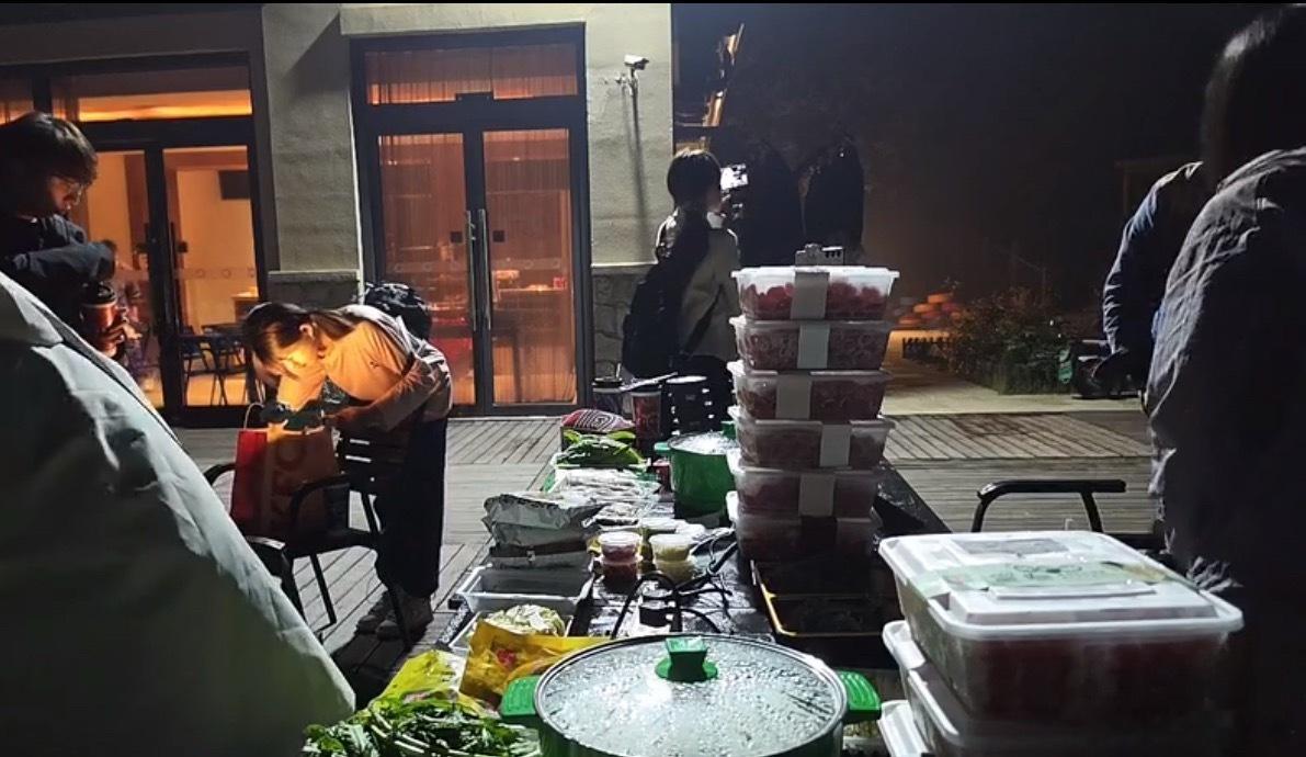 昨晚枫哥队冠军，枫哥请吃牛肉火锅，牛肉管够！dota2