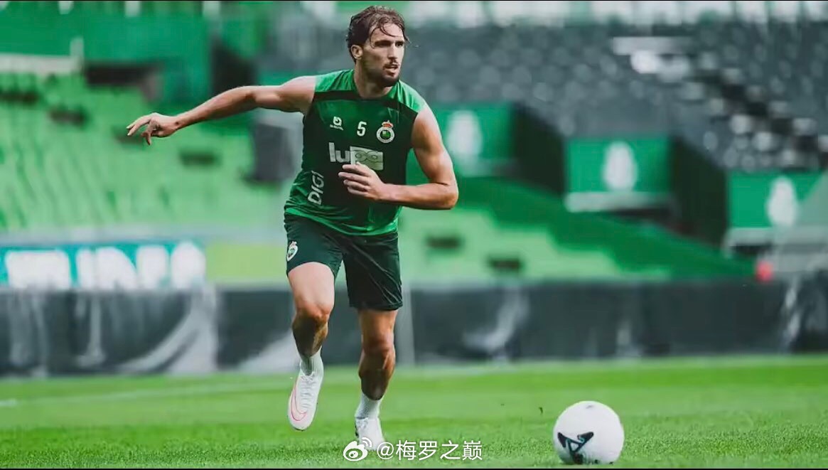 10月16日在接受采访时，桑坦德后卫巴勃罗·拉蒙谈到了皇马前锋维尼修斯禁赛的