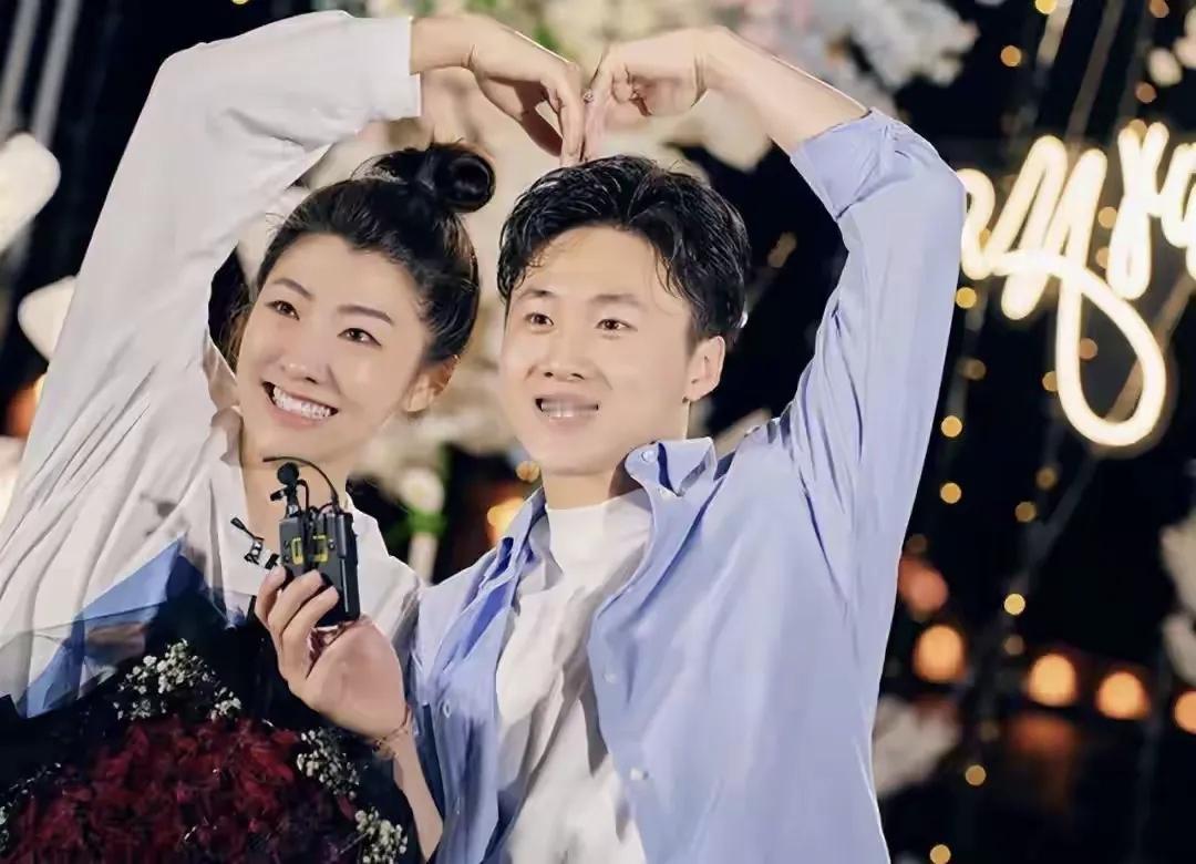 冬奥会赛场上，冠军夫妇的传奇故事总是格外动人。他们既是赛场上的战友，也是生活中的