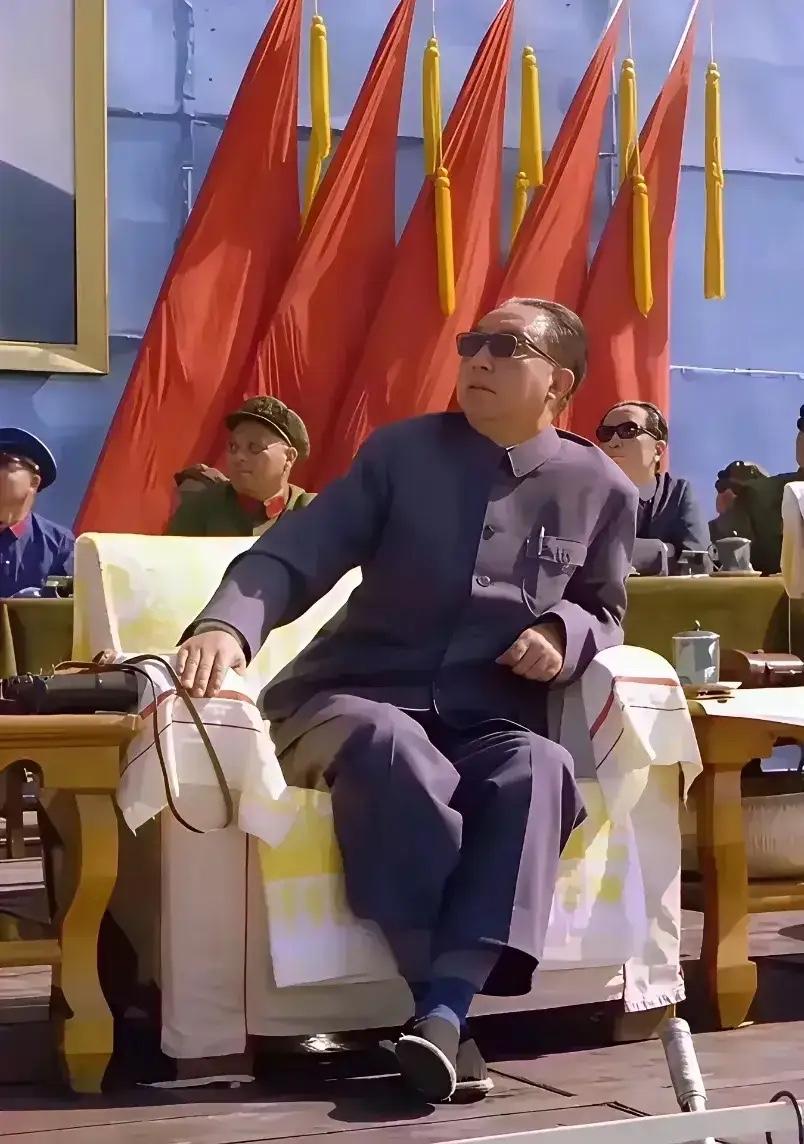 这是我见过华老最精神的一张照片，长着一副大中华的脸，作为一个山西人，一看到他就感