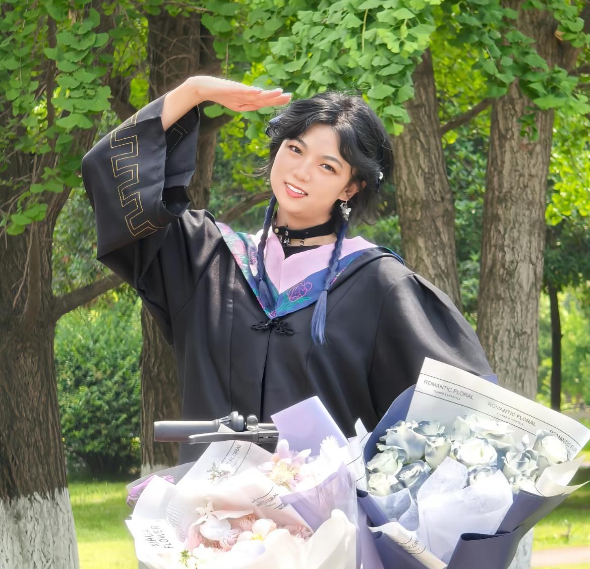 西南民族大学毕业生徐鲁露去世，年仅25岁，日常阳光好学，毕业后就考取了教师资格证