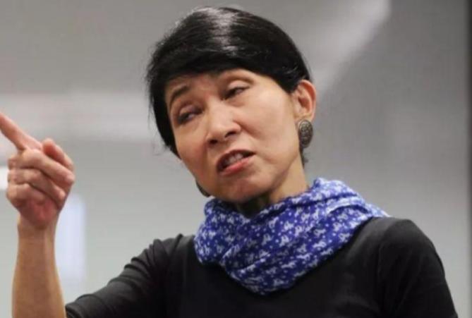 “我又不是中国人，为什么要唱国歌？”2017年香港立法会宣誓期间，资深议员毛孟静