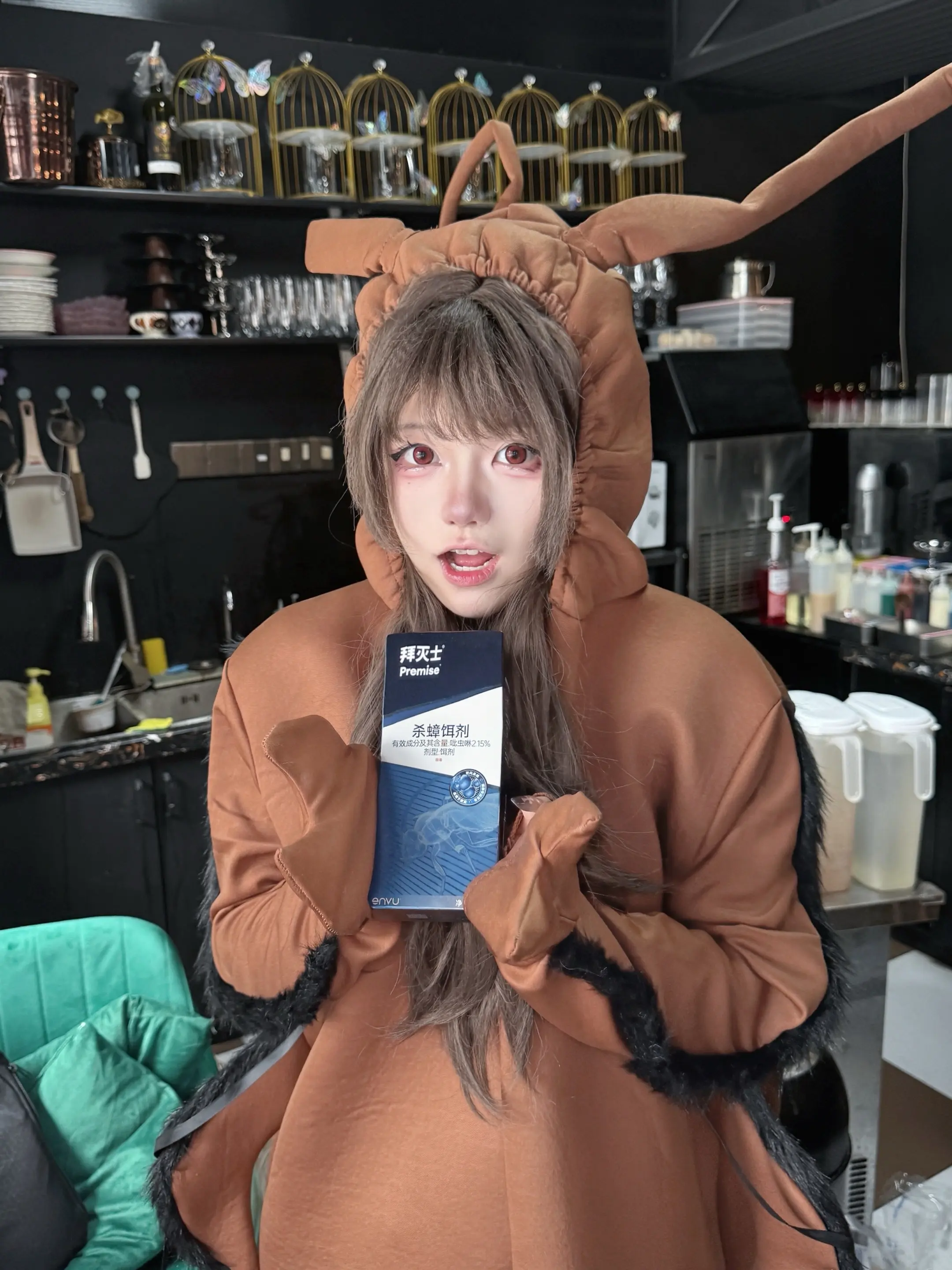 什么叫女仆咖啡厅里面有蟑螂啊？