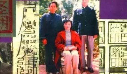 1986年夏天，一女两男到故宫游玩，谁知女子突然说了一句奇怪的话：这大殿