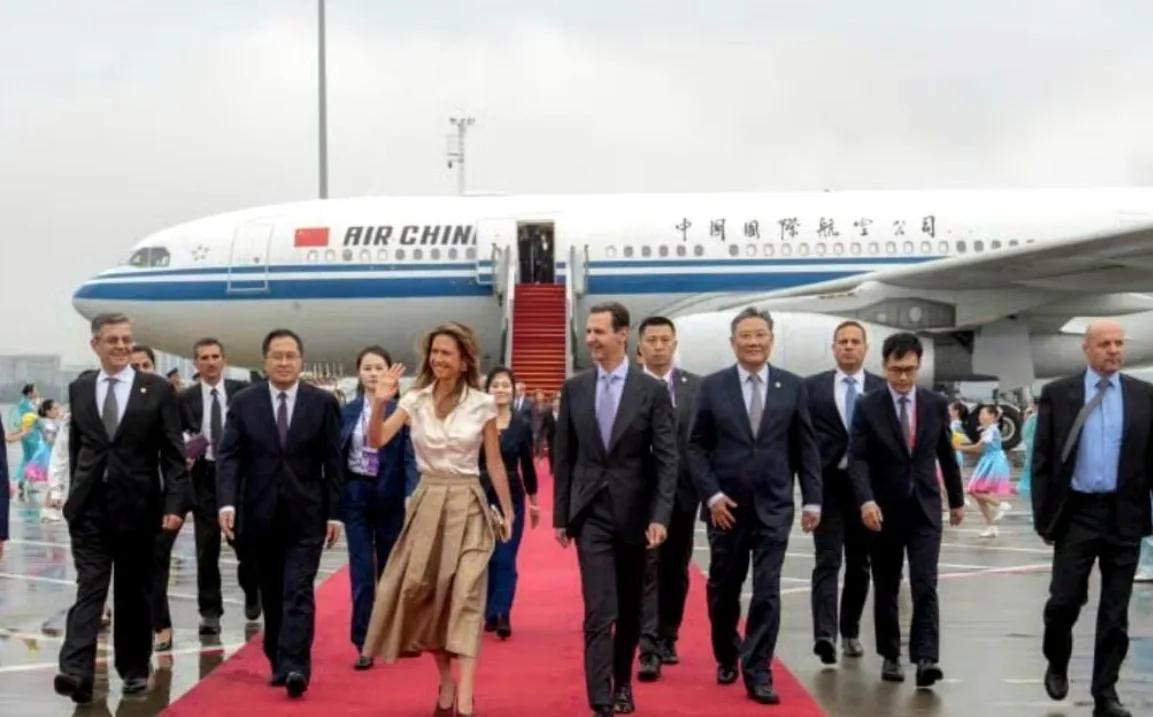 三年前我们为什么要派专机赴叙利亚接巴沙尔.阿萨德访华？主要原因是‌巴沙尔受美