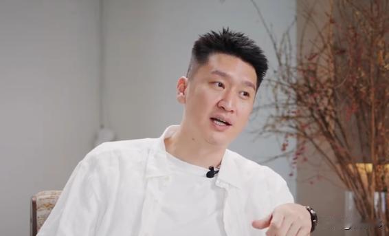 孙悦谈杜锋：“之前的亚锦赛，我跟老杜在一个房间，因为老杜睡眠浅，然后我那时候