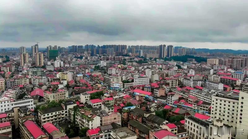 谁说湖南一县只有一方言，我们双峰县原属湘乡县，解放后从湘乡划出建县。双峰县最明显