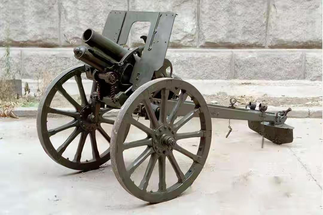 二战日军大部分武器不咋样，但九二式步兵炮堪称“一代神炮”。在它诞生前，日军大队级
