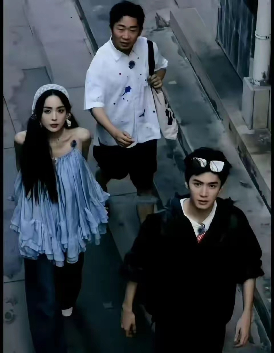 有网友说，把杨迪P掉，这个图瞬间高级了，真的很扎心