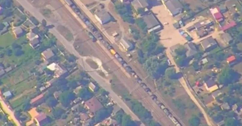 昨夜，俄军使用伊斯坎德尔M近程弹道导弹击中了一列停放在哈尔科夫州克拉斯诺格勒车站