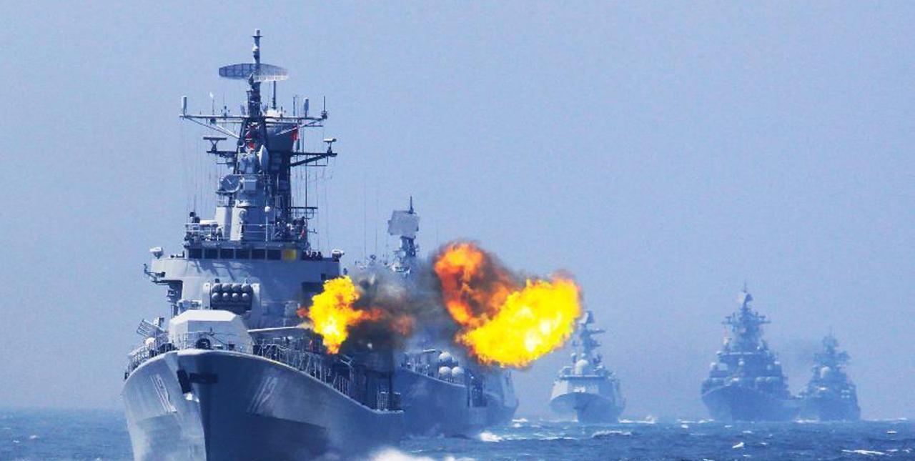 如果美国一旦在南海和台海和中国发生武装冲突，那从第二天开始，美国就不是超级大国了