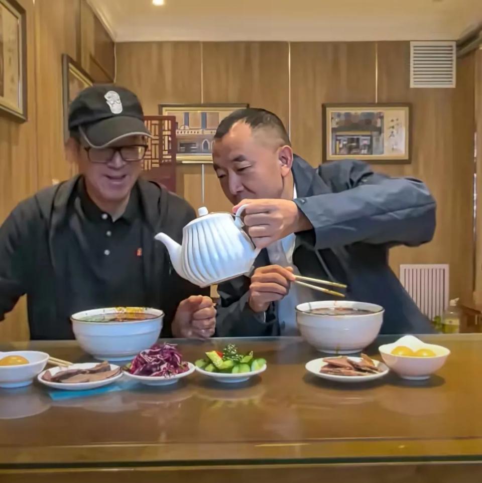 陈行甲委身东方甄选：理想傲骨，终抵不过碎银几两曾是体制内一身正气、铁腕反腐
