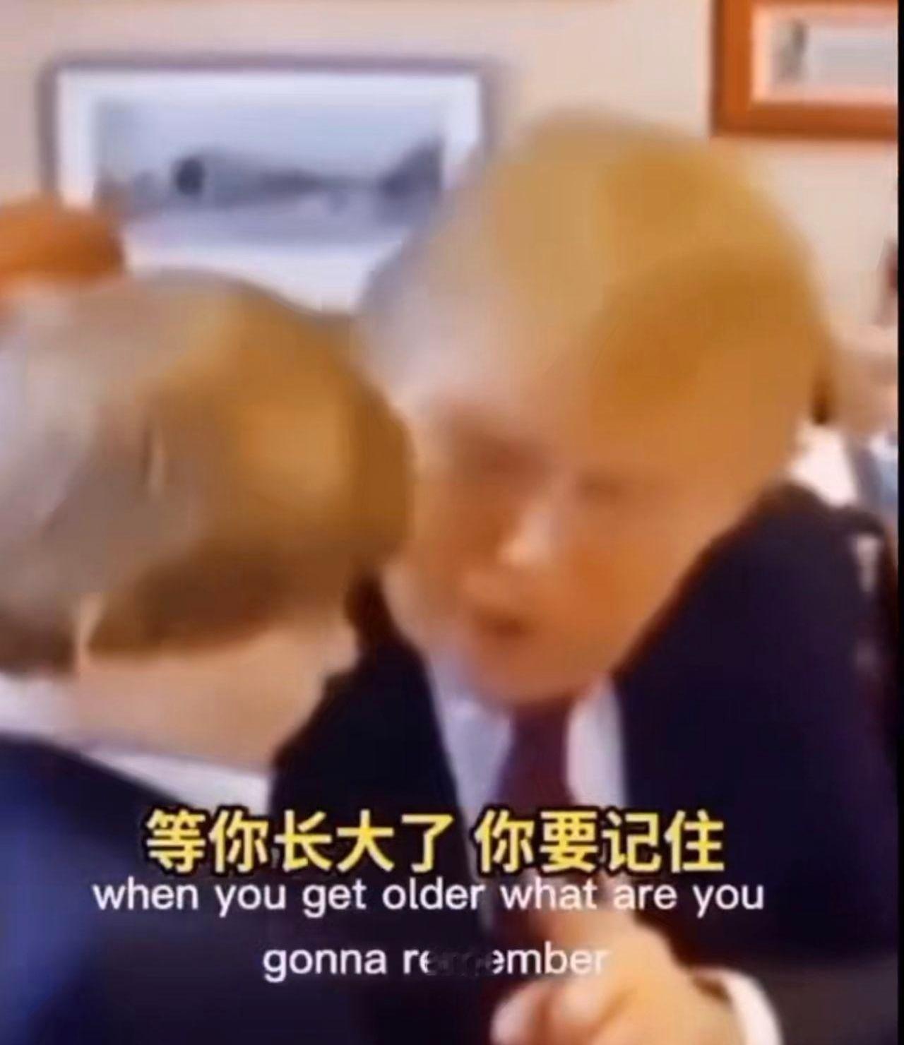 张子枫纹身话题里有点难绷，你爱咋纹就咋纹，又不犯法，纹脸上都没人管你。你有纹身的