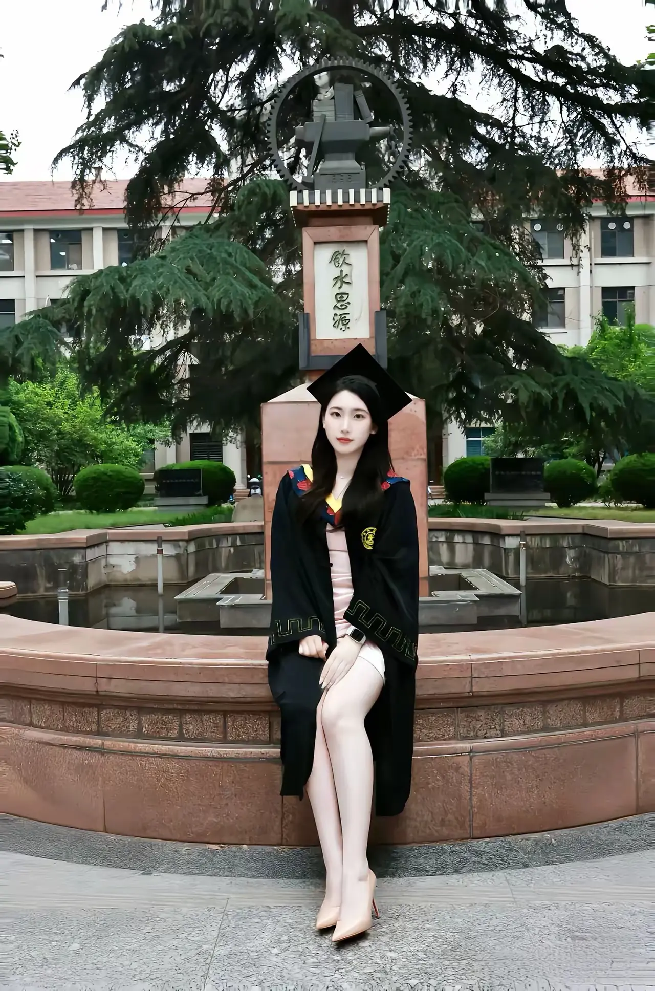 还在学校，这样打扮很掉价