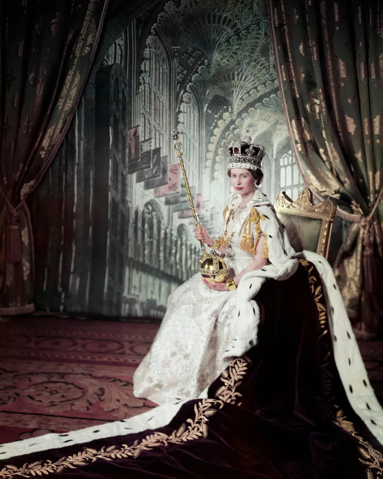 1953年6月2日，伊丽莎白二世加冕为英国女王烽火问鼎计划​​​​