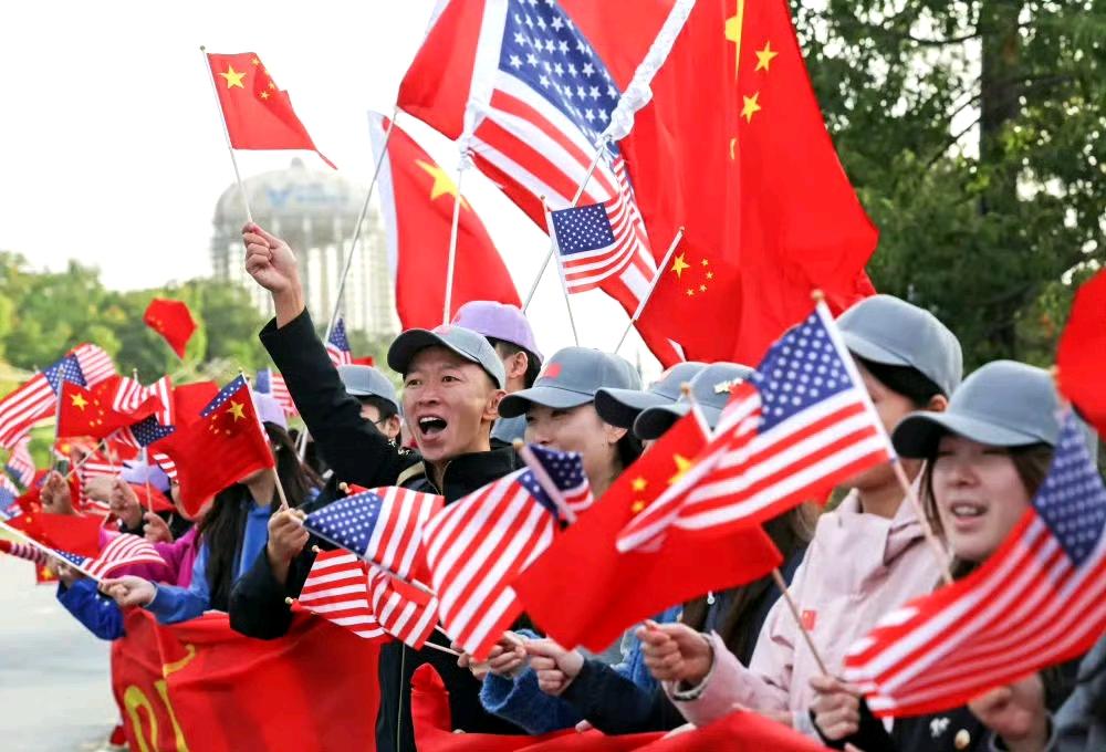 看到在美国的华人华侨这么激动，我好感动。这一刻，我相信他们不仅是见到亲人而感到激