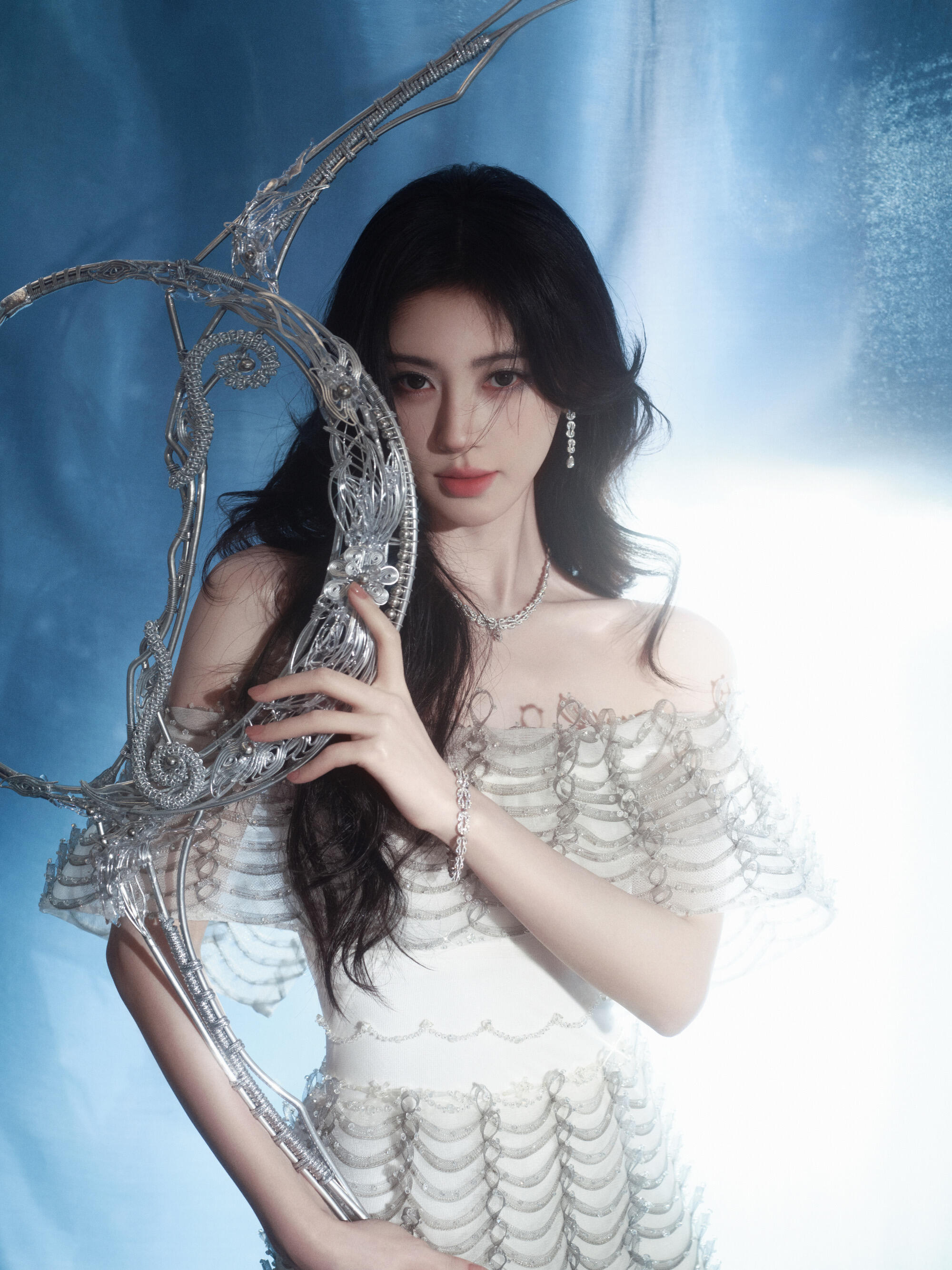 鞠婧祎演绎PhanHuy2026春夏高定鞠婧祎身穿PhanHuy2026