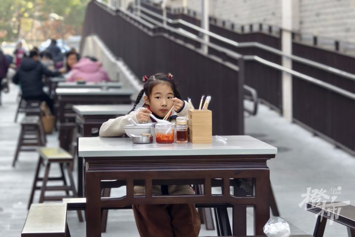 杭州开出“早餐一条街”, 数十种花样, 每天都能吃得不重样