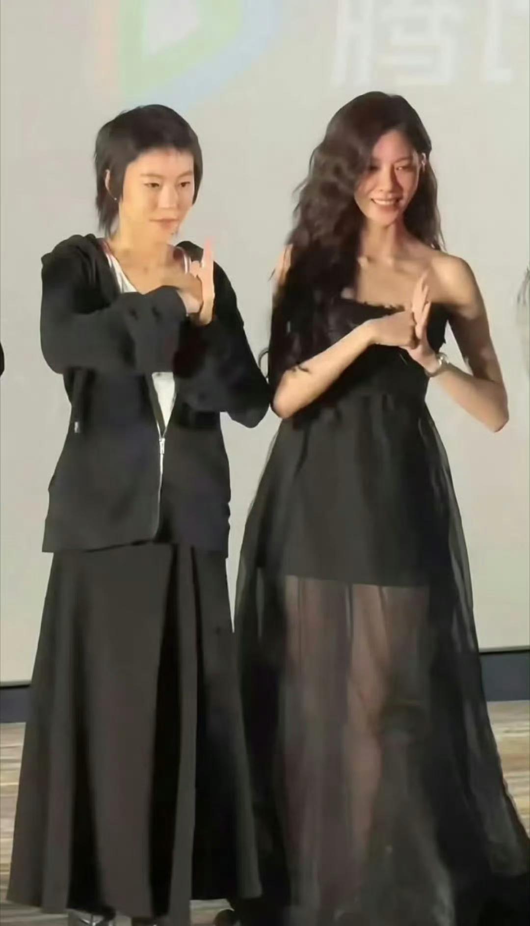 近日，窦靖童和宋妍霏在巴黎被网友偶遇，瞬间引发热议。照片里，窦靖童留着标志性的酷