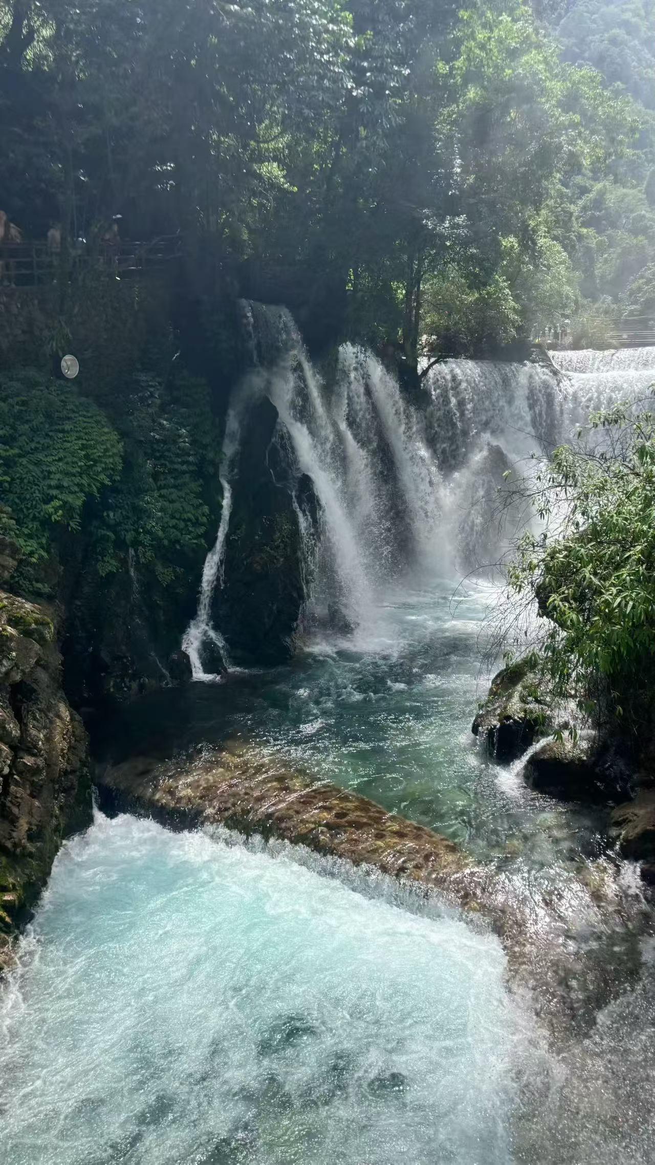 四川西昌游，🌊螺髻九十九里瀑布打卡攻略！📍螺髻九十九里温泉瀑布（凉山普格