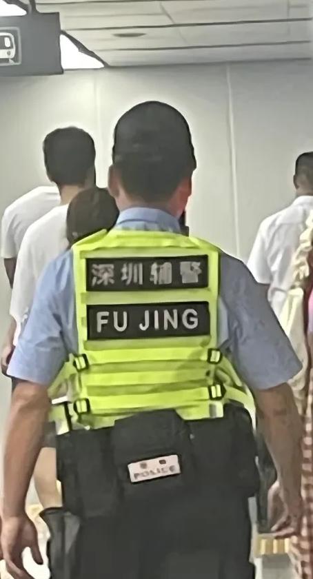 ‌深圳辅警难考！深圳辅警税前月薪执法勤务类可达9400元、一般勤务类7800